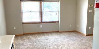 Spacious 3 bed/2 bath - walk to campus! Gallery 17