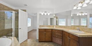 Spacious 4-Bed Puyallup Home For Rent | 3-Car Garage & Quick Commute to JBLM! Gallery 34
