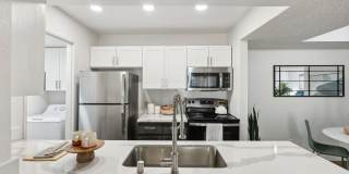 The Del Rey Gallery 35