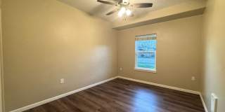 Cozy 1 Bedroom Condo!! Move In Ready! Gallery 12