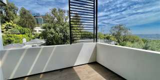 1319 Sunset Plaza Drive Gallery 29