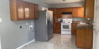 Priced to Rent- 3/1.5 Nice update! Accepting Sec 8 Gallery 9