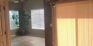 Wonderful 3 bed / 2 bath Condo with a pool Gallery 10