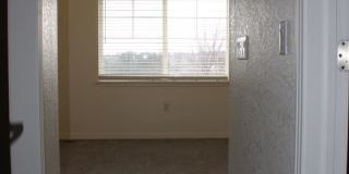 Beautiful 3 BR/3 1/2 BA Townhouse in Stonegate!! Gallery 12