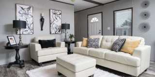 1800 North Live Oak Street Gallery 7