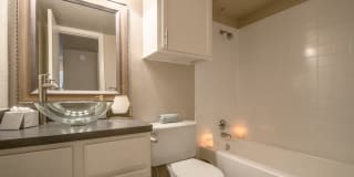 The Hamptons Gallery 27