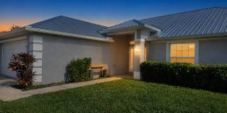 4 bedroom off Chiquita Close to Pine Island Road Gallery 1
