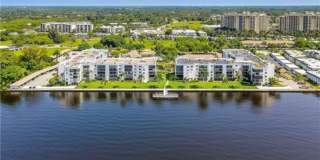 2/2  Beautiful Condo  in great community Gallery 7