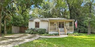 Charming Riverside Home! Gallery 4