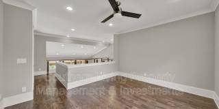 2011 Sharon Ave Gallery 29