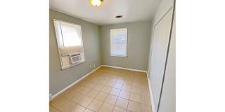 2 Bedroom House Near Aksarben Gallery 8