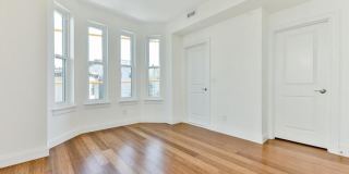 44 West Eagle Gallery 7