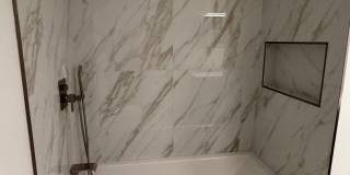 Fully Remodeled 3 Bedroom/ 2 Bathroom Duplex w/ Modern Finishes & Private Yard! Gallery 19
