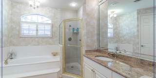 ***PELICAN BAY CRESCENT SEASONAL RENTAL***3 BED 2.5 BATH***2 CAR GARAGE***EXCELLENT LOCATION*** Gallery 16