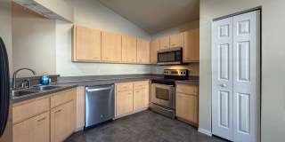 Pet Friendly 3/2 Home in Sorrento Available NOW! *Approved Aplication* Gallery 6