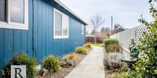 3 Bedroom + Office in Central Point! Gallery 26