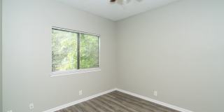 BEAUTIFULLY UPDATED 3-BEDROOM HOME IN TIMBER RIDGE Gallery 17