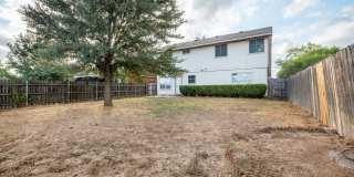 Charming East Austin 2-Story | 3BR | Spacious Yard & Modern Kitchen Gallery 24