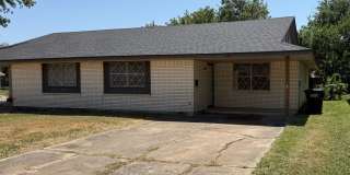 Nice 2 bed/1 bath duplex with backyard in Moore for rent! Gallery 1