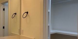Gorgeous Brick 3 bed/3 bath Rental Available! Gallery 8