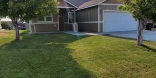House with Double Car Garage Gallery 1