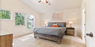 Charming, Furnished 3 bedroom Home w/ Garage Charming, Furnished 3 bedroom Home w/ Garage Gallery 20