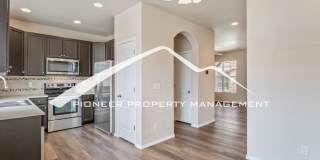 Low-Maintenance Living with Mountain Views! 3BR Townhome, 2-Car Garage & A/C Gallery 6