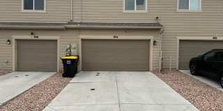 Stylish 3-Bedroom Townhome with Mountain Views & 2-Car Garage Gallery 15