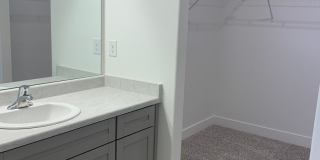 Short term lease available flexible end date Gallery 23