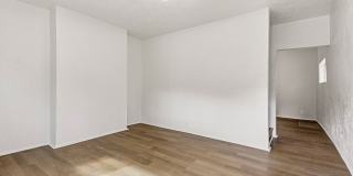 2 Bed / 1 Bath – Updated East Liberty Home – HALF MONTH FREE! Gallery 1