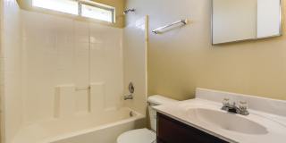 Delightful 2-story home located on the Eastside! Gallery 21