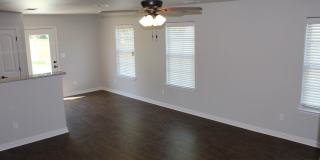 208 W Lake Avenue Gallery 7