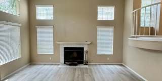 Large, end-unit townhome in the heart of Thousand Oaks Gallery 1