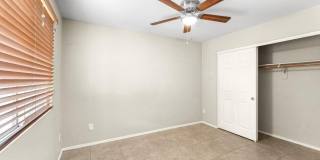1702 E GAYLON Drive Gallery 9