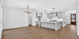 1625 N Main Street Gallery 17