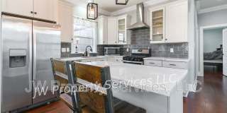 324 N Roman St Gallery 7