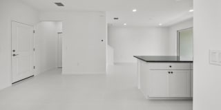 4520 Longwood Lake Square Gallery 9