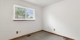 3 bedroom ranch $1300 - Lease Special Gallery 21