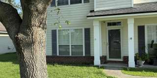 725 LIBERTY Circle Gallery 1