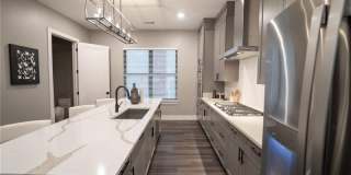 1052 Fraser Street unit: 1052 Gallery 10