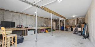 90 Oregon Street Gallery 14
