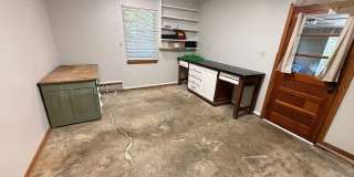 Charming Mid-Century Modern Home Just Minutes from the U of A! Gallery 18