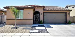 Beautiful 3/2.5 near Clovis East High School Gallery 1