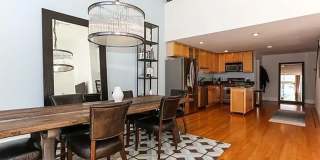 Soma 1x1.5 oversized loft with parking and laundry Gallery 1