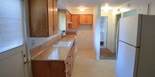 Upstairs Apartment Near the Center of Town Gallery 6