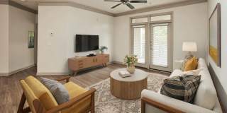 Station 92 at Woodstock Apartments Gallery 12