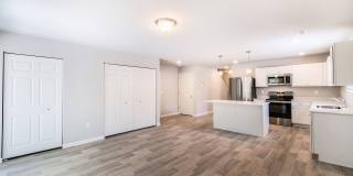 1694 Pine Street Gallery 6