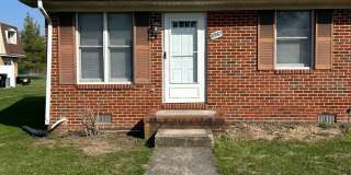 Charming 2 Bedroom Townhouse in New Market Gallery 1