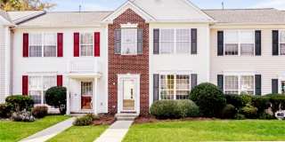 Charming 3BR Townhome in Jamestown Gallery 1