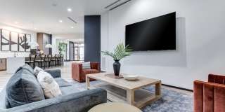 Caroline Post Oak Gallery 21